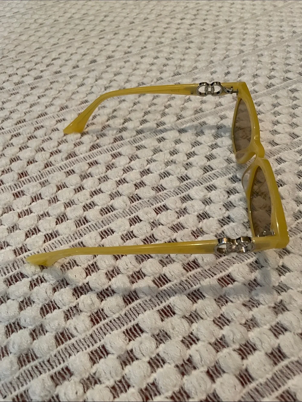 Gentle Monster Jennie XOXO Y1 Yellow Green Square Sunglasses EXC No Case